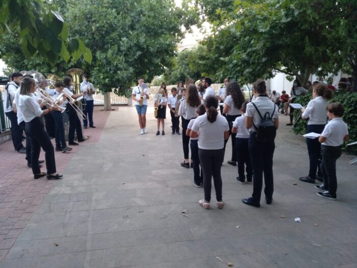 La música inunda los parques de Los Grupos y Alameda de Almedinilla