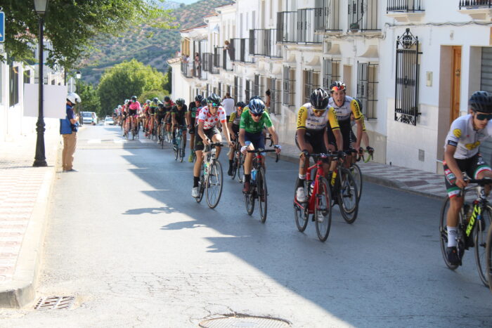 Martín Barrero López, ganador de la Meta Volante de Almedinilla, en la Challenge Ciclista La Subbética
