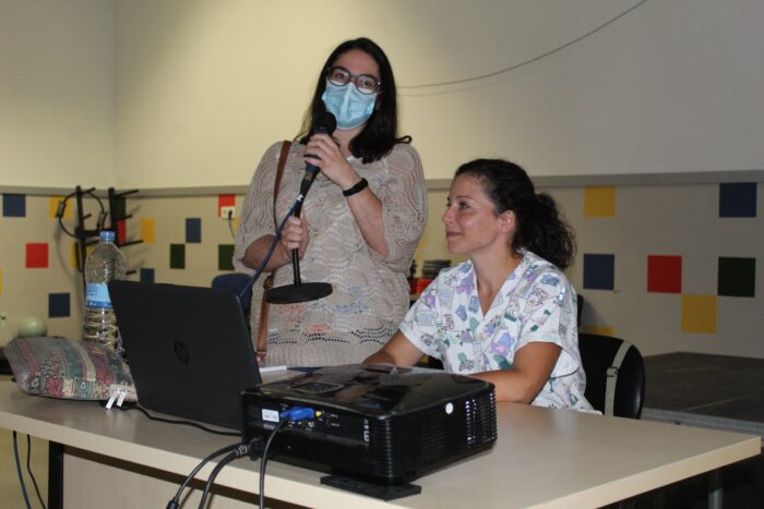 La médica María Francisca García López imparte la charla-taller