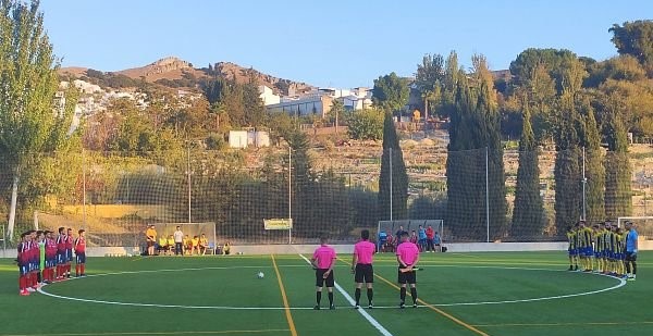 El equipo senior del Almedinilla Atlético gana con goleada en Doña Mencía