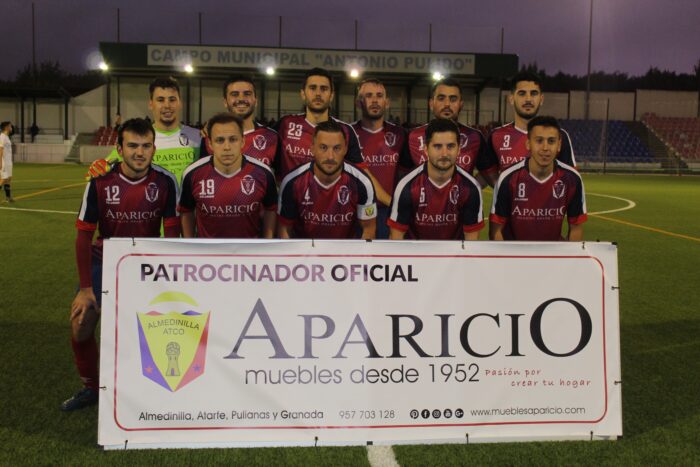 El equipo senior almedinillense sigue sin dar una alegría a la afición en el Municipal