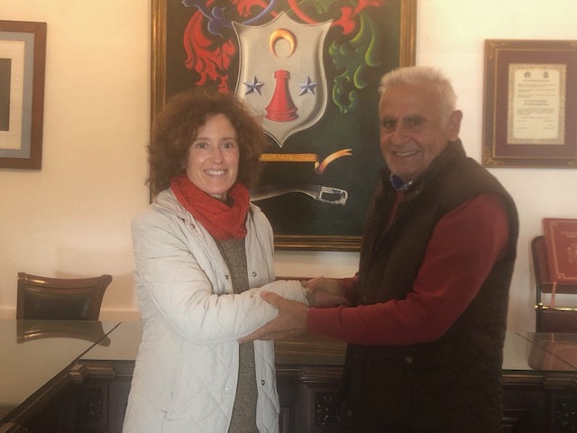 Encarni Muñoz toma posesión como Jueza de Paz de Almedinilla