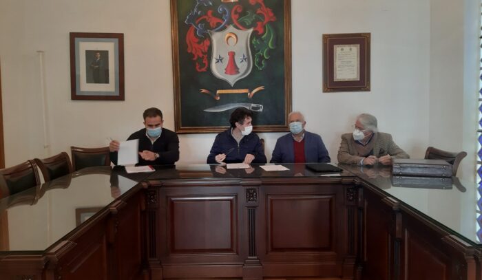 El Ayuntamiento adquiere el inmueble ubicado junto a la Residencia Municipal y la Casa de la Cultura de Almedinilla