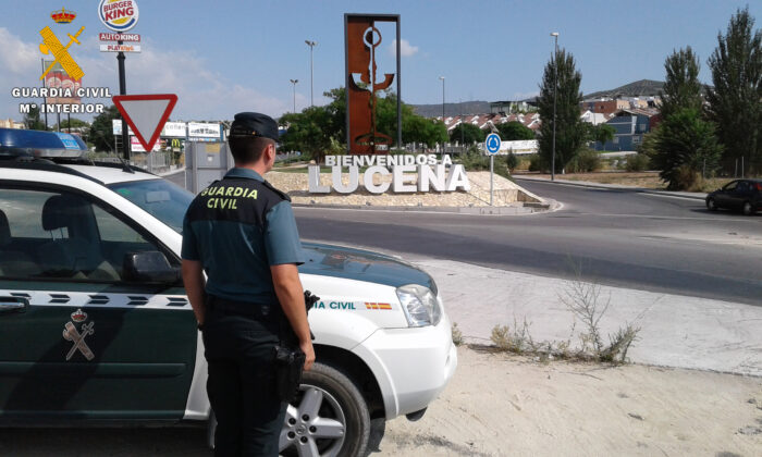 La Guardia Civil interviene en la autovía A-45 (Córdoba-Málaga) más de 29 kilogramos de marihuana en cogollos