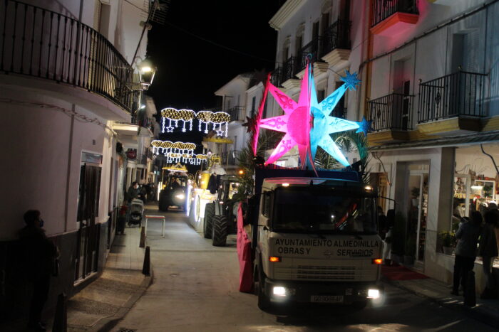 La magia y la ilusión inundan las calles de Almedinilla, gracias a Cabalgata de Reyes Magos