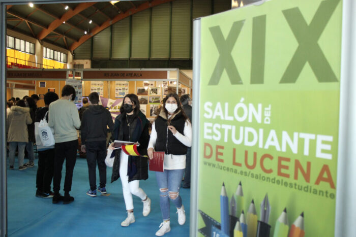 Más de 4.000 escolares buscan orientación educativa en el Salón del Estudiante de Lucena