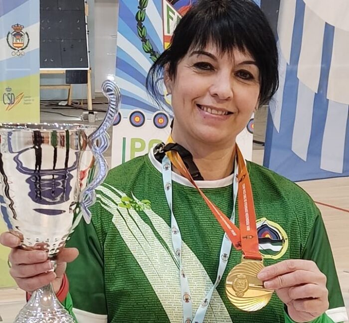 Trinidad García consigue el oro en el Campeonato de España de Tiro con Arco en sala por equipos mixtos
