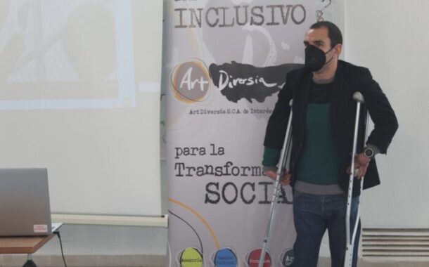El nadador paralímpico, Miguel Ángel Martínez Tajuelo, abre las sesiones del proyecto 