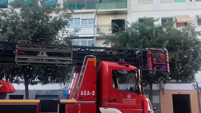 Dos personas afectadas por inhalación de humo en el incendio de una vivienda de Priego de Córdoba