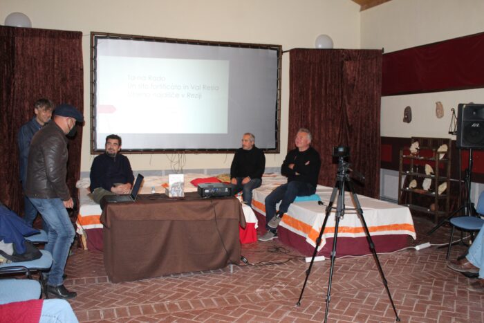 Arqueología de sofá. Debates de sobremesa en torno al Triclinium