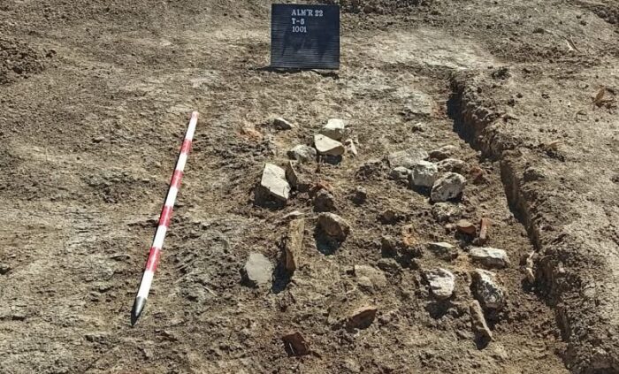 Hallan una necrópolis romana durante las obras para habilitar un parking de autocaravanas en Almedinilla
