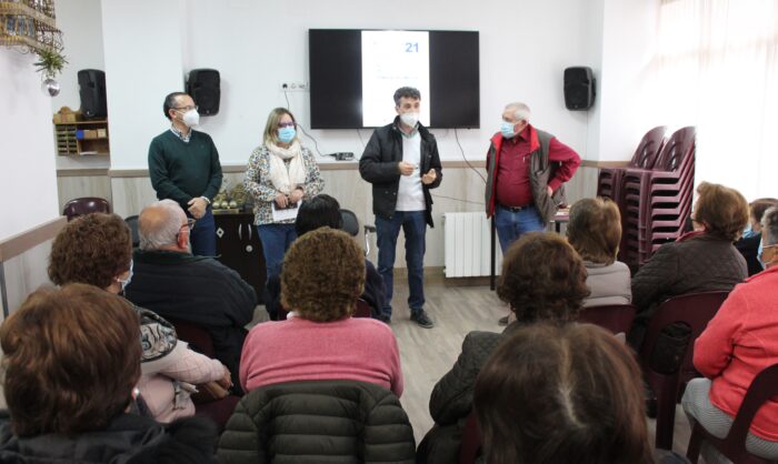 El Hogar del Pensionista de Almedinilla recupera la normalidad con la inauguración de la Semana del Mayor 2021