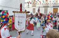 Los Danzantes llenan de color y música las calles de Fuente-Tójar tres años después