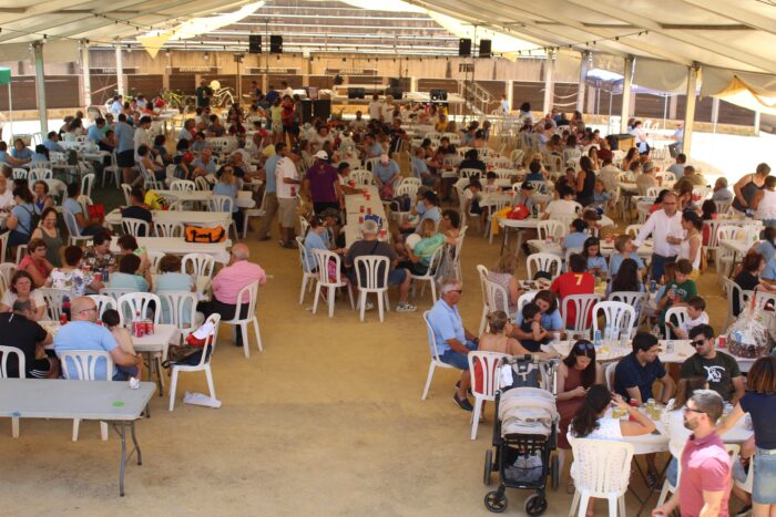 Masiva asistencia de público a la actividad solidaria