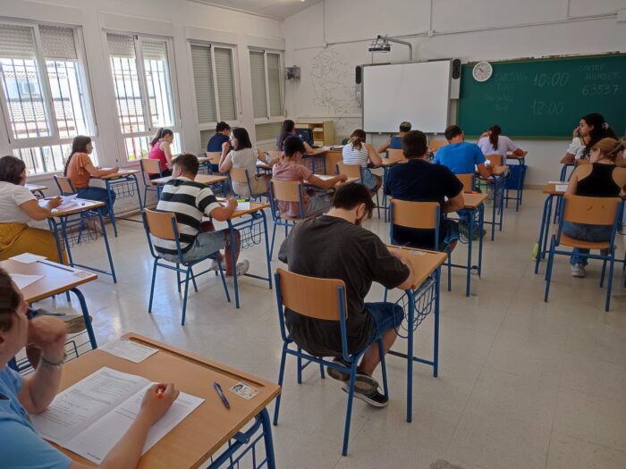 Se desarrollan las pruebas escritas y orales de inglés en Almedinilla