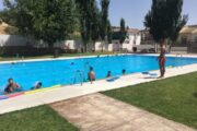 Comienzan los talleres de natación en la Piscina Municipal de Almedinilla