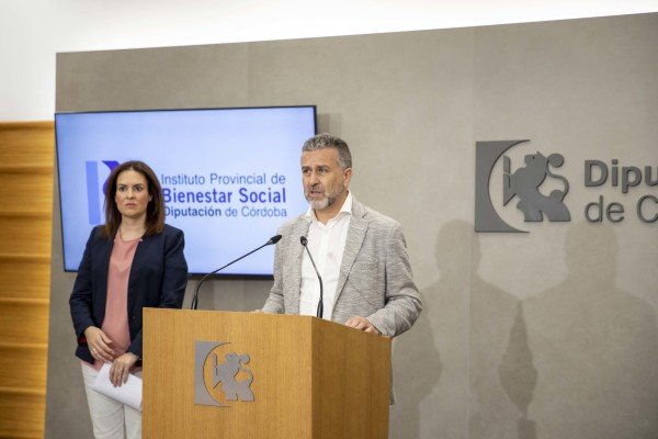 Auxiliares de Ayuda a Domicilio de Encina Reales, Almedinilla y Fuente-Tójar reciben formación y atención psicológica a través de la Diputación