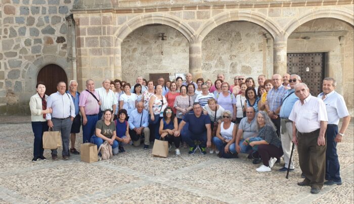 Los Mayores de Almedinlla viajan a Los Pedroches