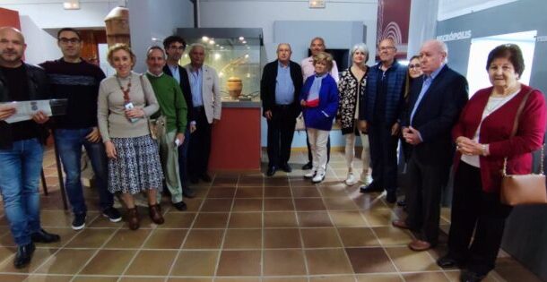 Donación de valiosas piezas arqueológicas al Ayuntamiento de Almedinilla y Museo Histórico