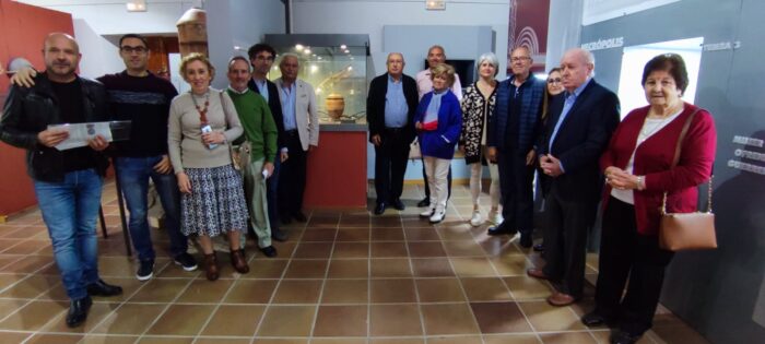 Donación de valiosas piezas arqueológicas al Ayuntamiento de Almedinilla y Museo Histórico