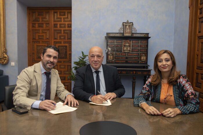 La Diputación de Córdoba cede al Ayuntamiento de Zuheros la gestión de la Cueva de los Murciélagos por 30 años más