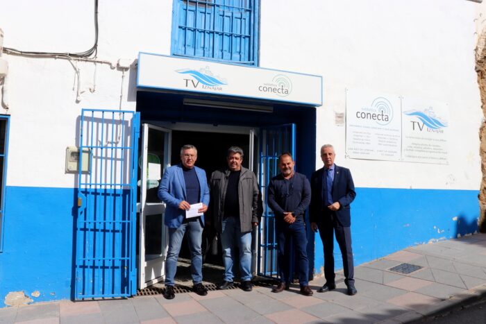 GDR Subbética apoya con 8.700 euros la extensión de cobertura de alta velocidad de internet en el extrarradio, diseminados y aldeas de Iznájar
