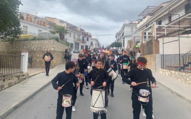 La alegría del Carnaval infantil inunda las calles de Almedinilla
