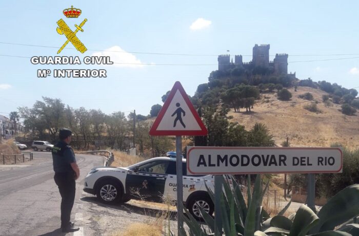 La Guardia Civil ha detenido en Almodóvar del Río a una persona que se hacía pasar por Sargento de la Guardia Civil