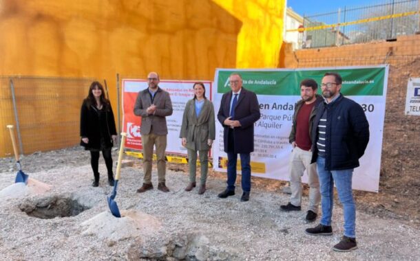 La Diputación de Córdoba pone la primera piedra de una nueva promoción de viviendas protegidas en régimen de alquiler en Carcabuey