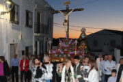 La aldea almedinillense de Las Sileras procesiona al Crucificado y Virgen de los Dolores