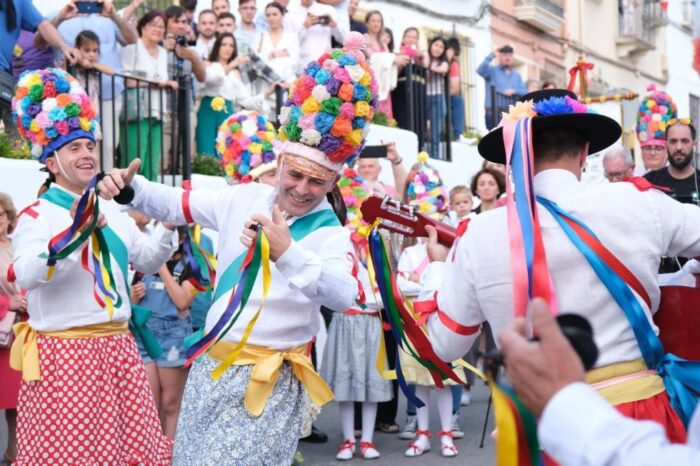 La ancestral tradición de los Danzantes de San Isidro, declarada Bien de Interés Cultural