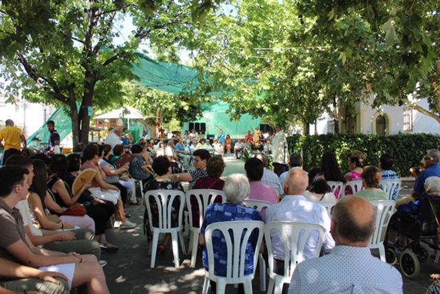 Fiesta de San Juanillo en la barriada almedinillense de los Grupos