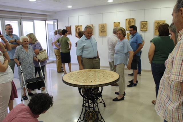 Inauguración de la exposición de pirograbados, de José Rodríguez Pareja