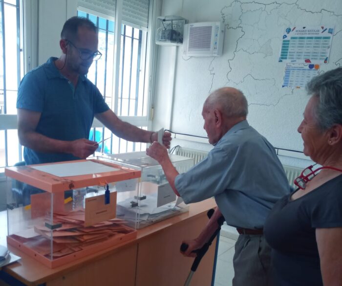 Antonio Arenas Díaz ejerce su derecho al voto en las pasadas elecciones del 23J