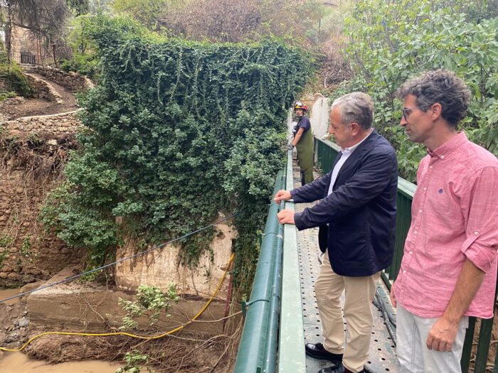 Salvador Fuentes visita Almedinilla y Priego de Córdoba para supervisar las labores de recuperación tras la tormenta