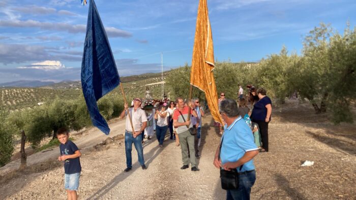 El diseminado de La Viñuela celebra su tradicional romería en honor a la Virgen de la Cabeza y San Antonio