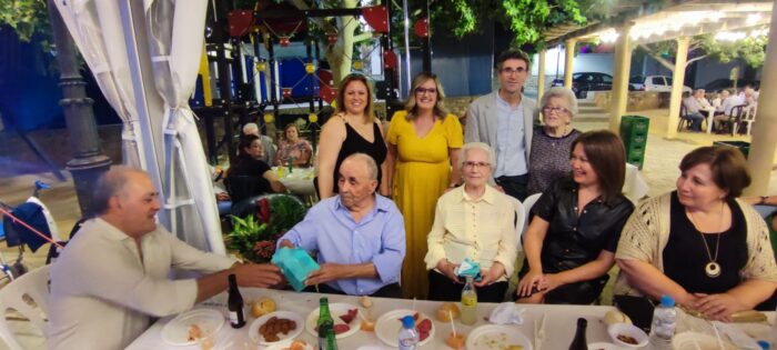 La cena-homenaje a nuestros Mayores abre la Feria Real 2023 de Almedinilla