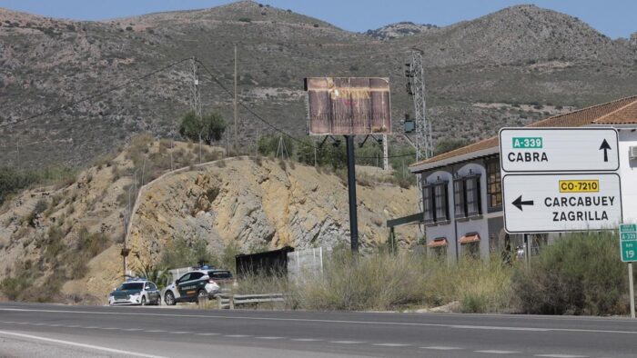 La Guardia Civil detiene a dos personas e investiga a otras dos por el robo de 56.000 litros de aceite en Carcabuey