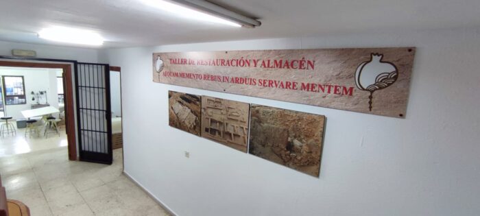 El taller de Restauración del Museo Arqueológico de Almedinilla, protagonista de las jornadas de otoño sobre la pintura mural en la época romana