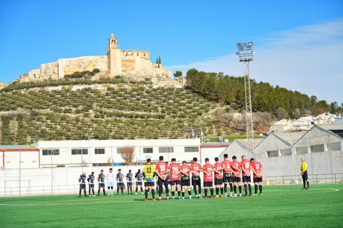 Minuto de silencio por Manolo Carrillo en Alcalá la Real por el Almedinilla Atlético