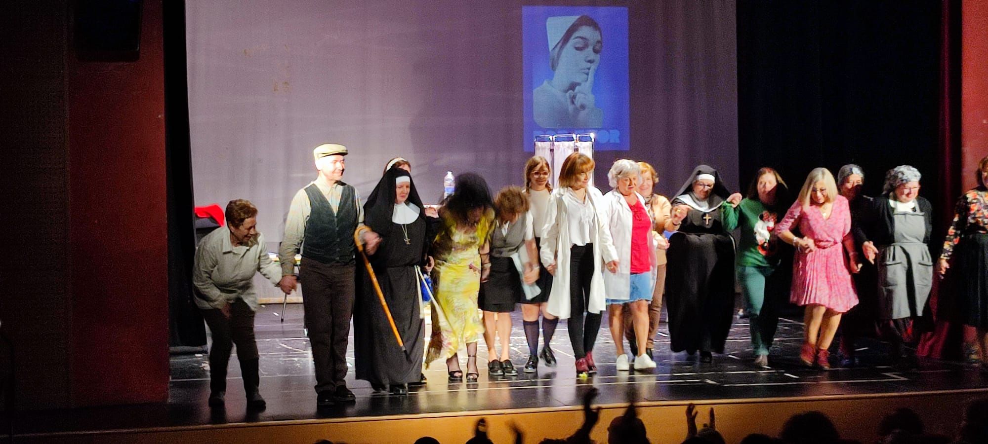 Lleno absoluto en el Teatro de Almedinilla con la obra