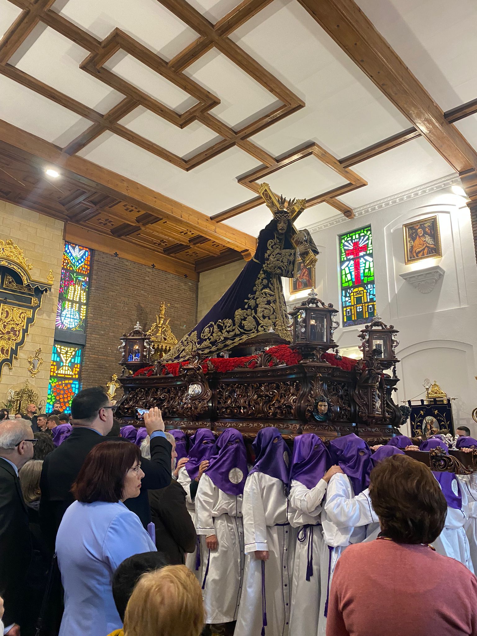 Una Semana Santa en Almedinilla con lluvia permanente