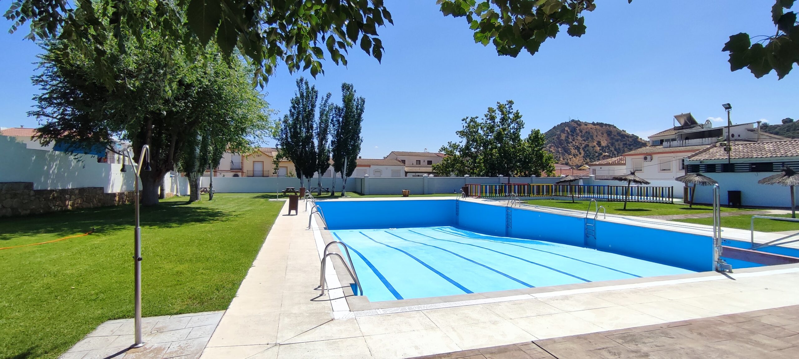 Recta final para la apertura de la piscina municipal de Almedinilla.