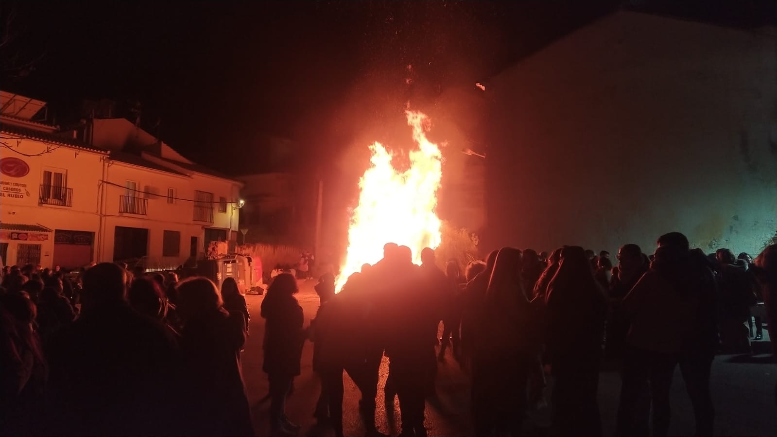 Almedinilla celebra su tradicional Candelaria con cantos populares