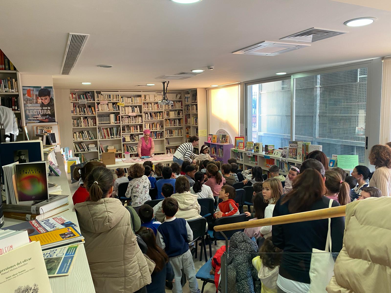Una tarde mágica de cuentos en la Biblioteca de Almedinilla