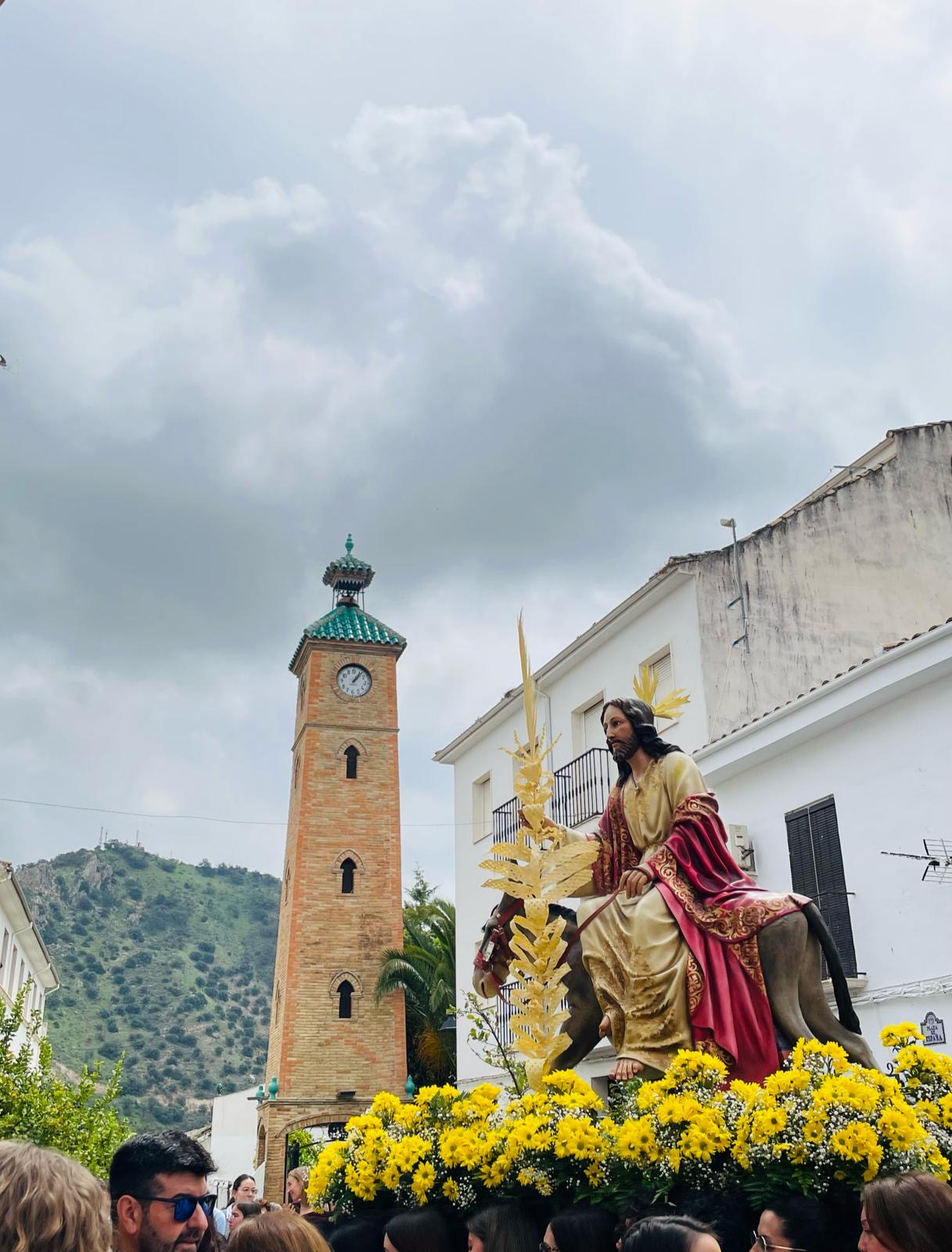 Emotiva procesión de “La Borriquita” abre la Semana Santa