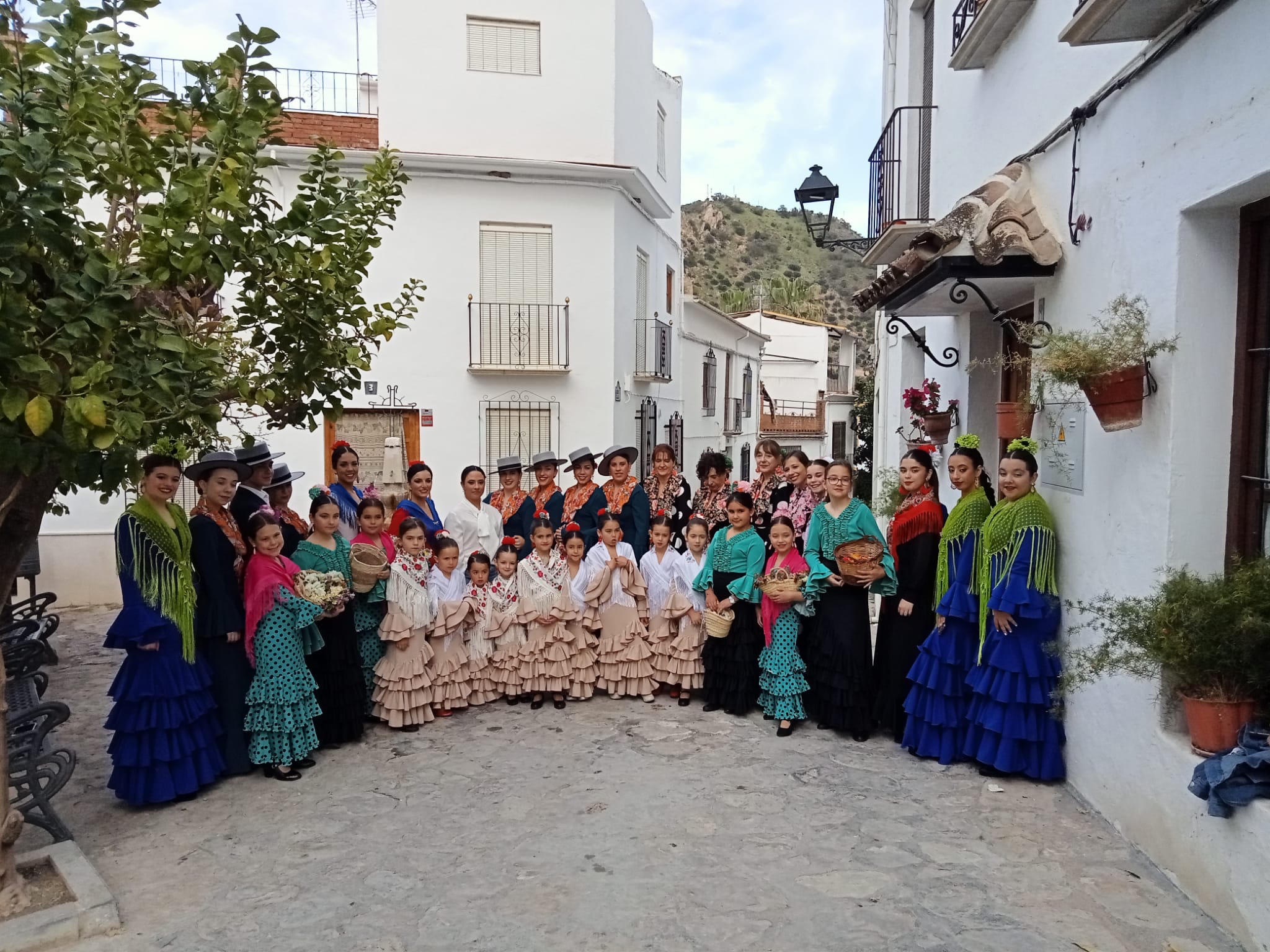 Faralaes presenta su espectáculo Acércate al flamenco