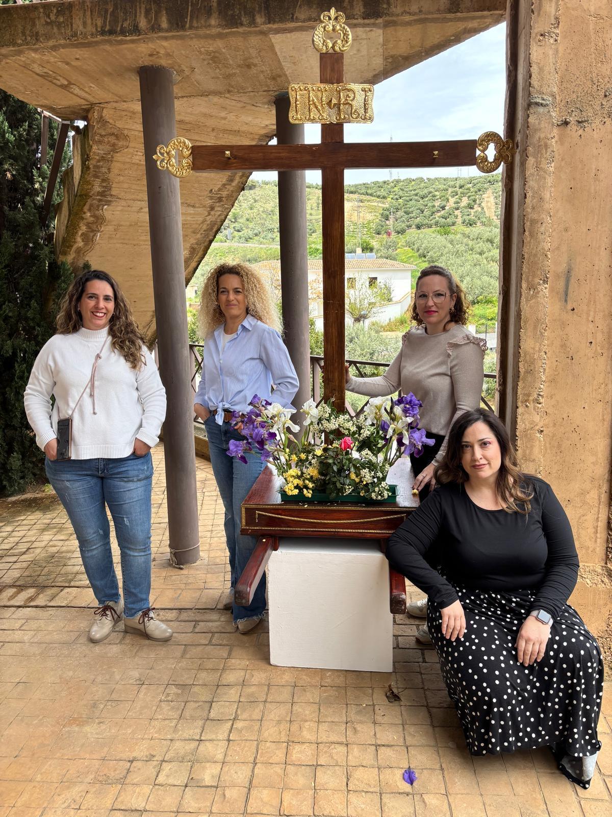 Doce horas de alegría, tradición y sabor en la Bajada de la Cruz de Almedinilla