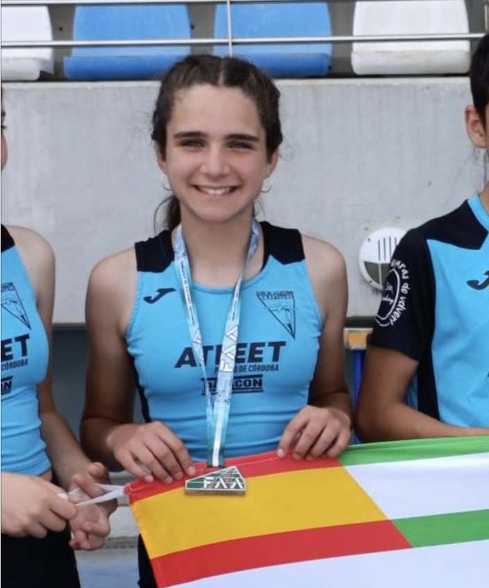 Ariadna Jiménez Delgado, la joven promesa de Almedinilla vuela hacia el Campeonato de España Sub14