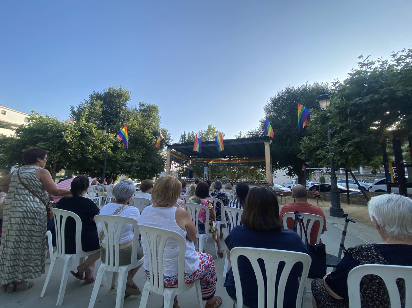 Crónica | Orgullo en flor: “Una ventana a la diversidad” llena el Parque de Corea de color y visibilidad